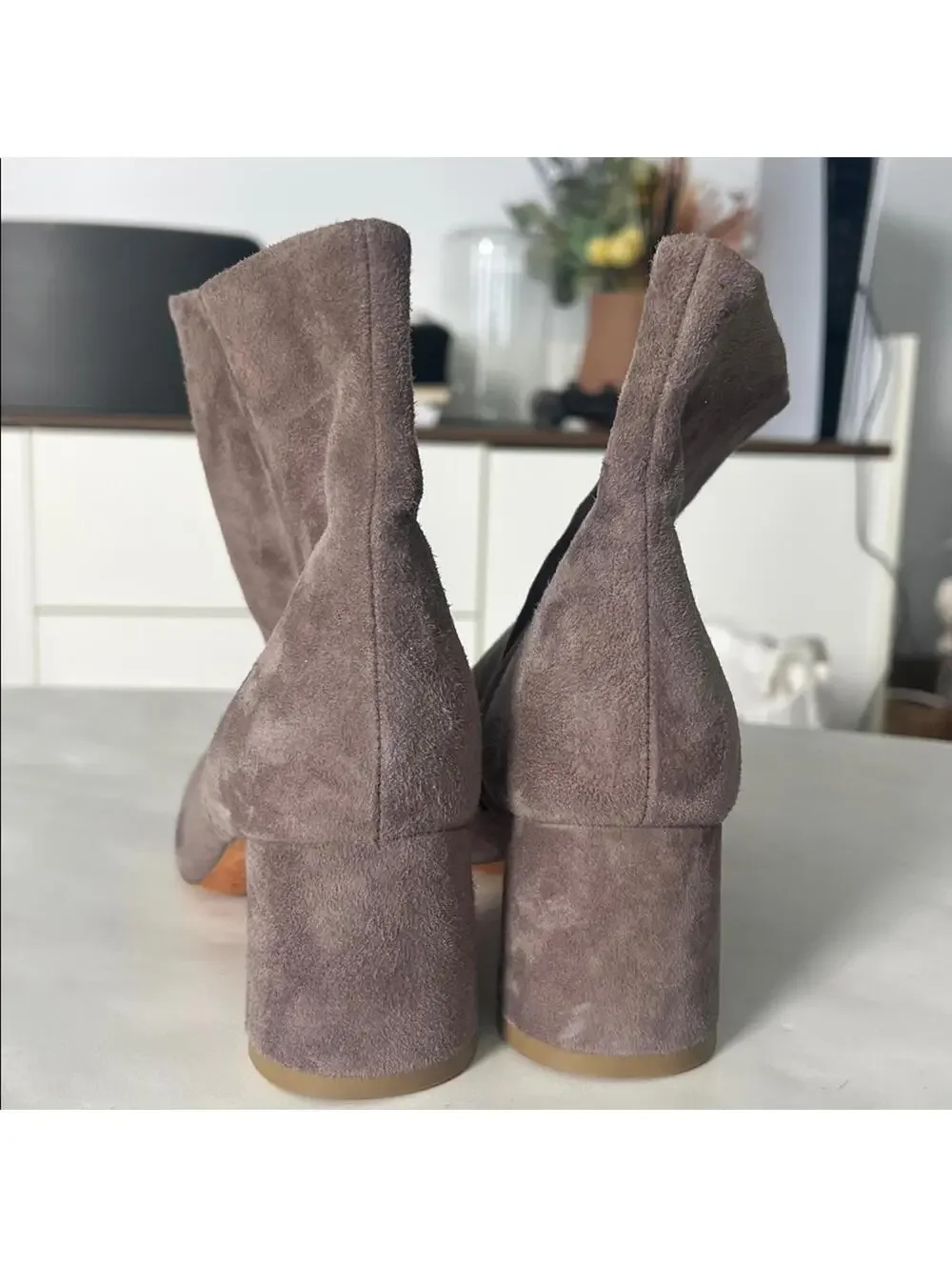 VINCE RIDLEY GRAY SUEDE BOOTIES ROUND BLOCK HEEL Size 7M $259